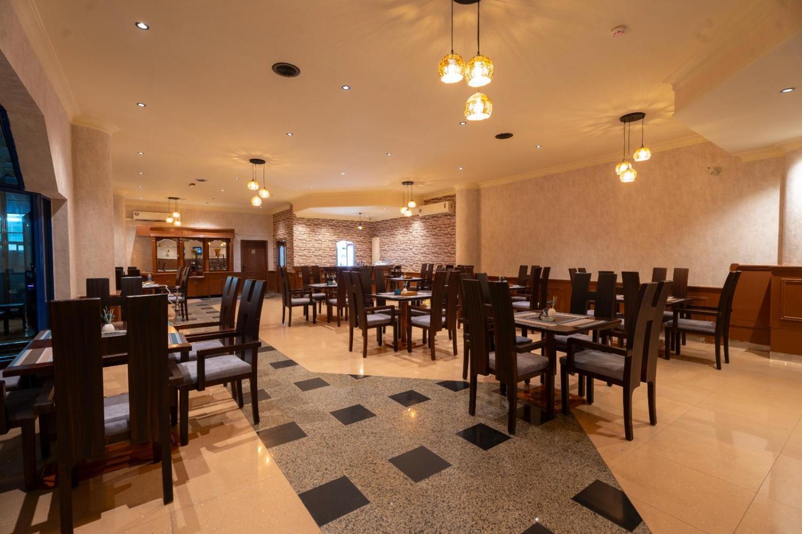 Majestic Hotel Manama Exterior photo