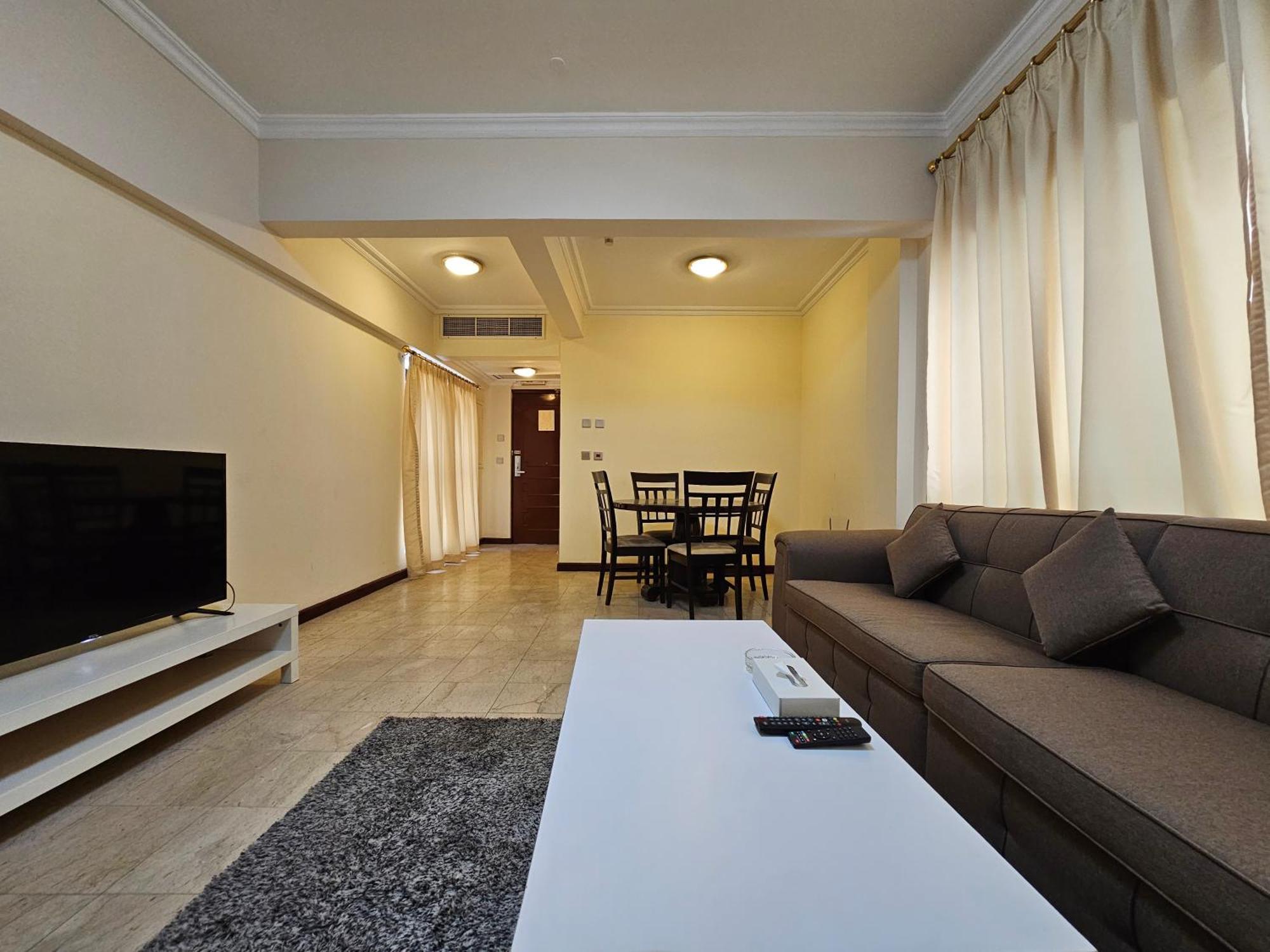 Majestic Hotel Manama Exterior photo