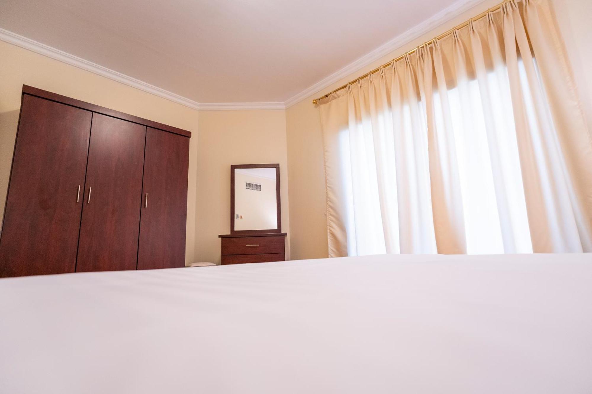 Majestic Hotel Manama Exterior photo